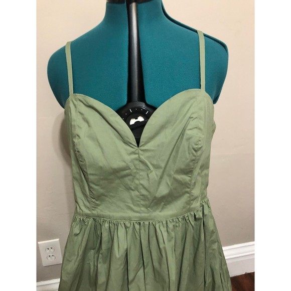 BCBGMAXAZRIA Sage Green Hallyn Tiered Midi Dress, XL - Picture 4 of 6